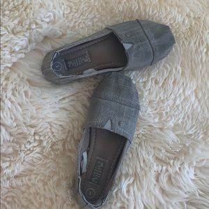 Kids ‘like Toms’ size 1